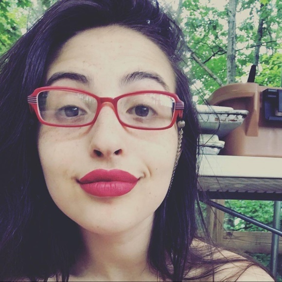 Meet your Posher, Katt - Picture 4 of 4